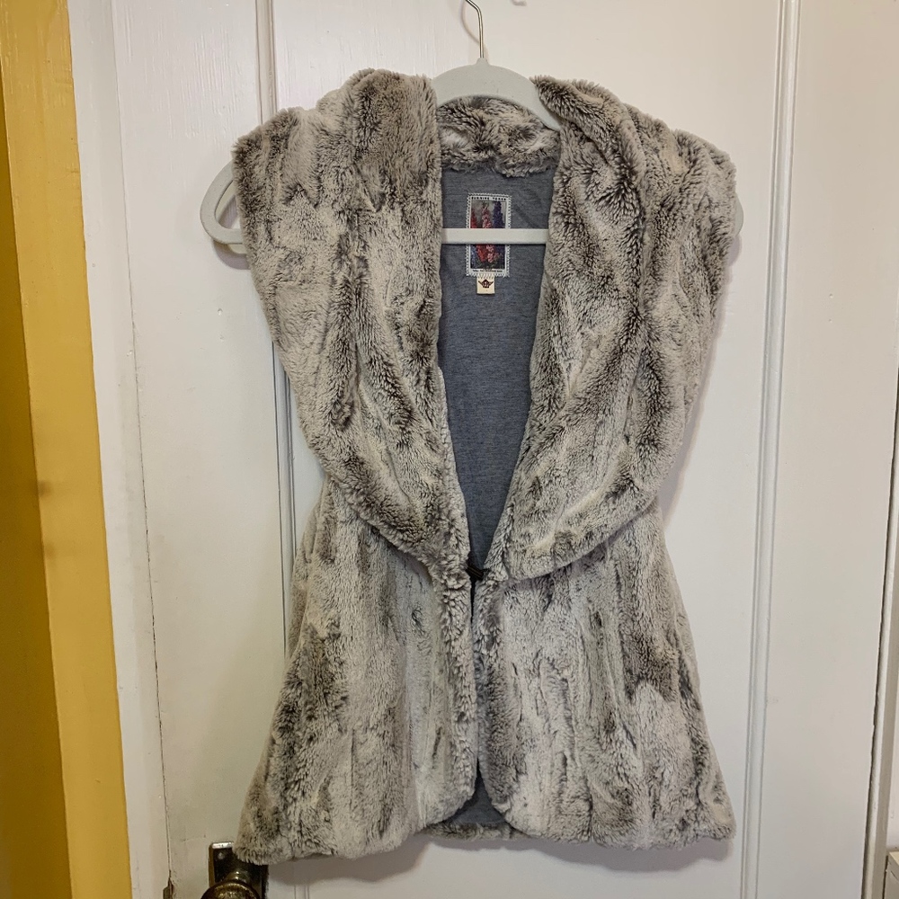 💥SOLD💥BURNING TORCH Gray Sheared Faux Fur Vest